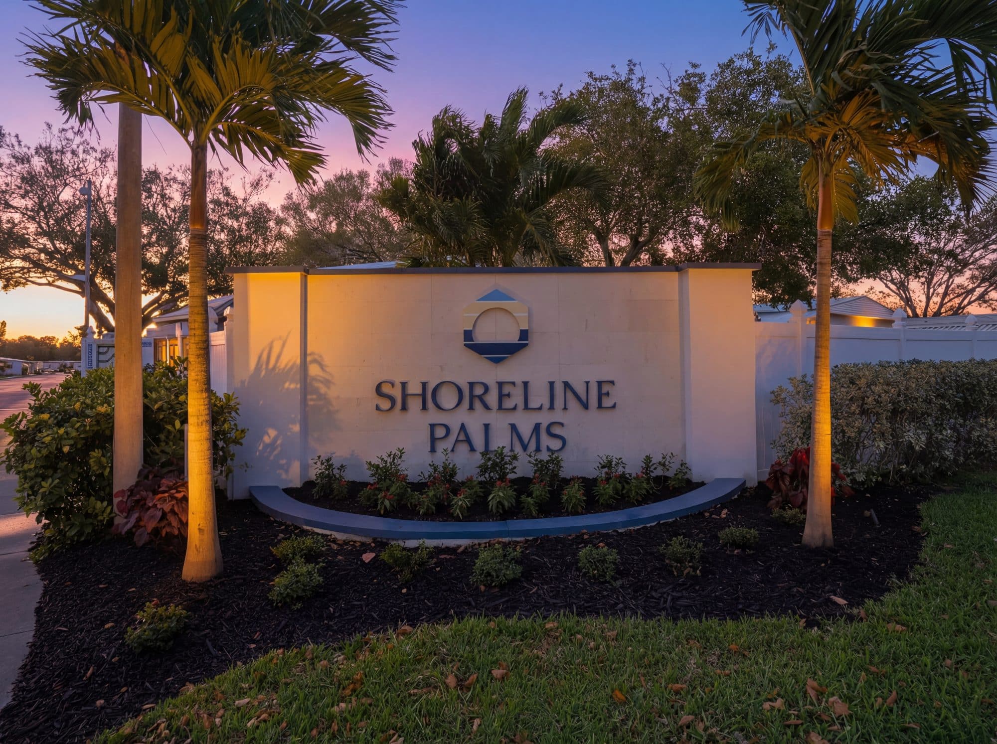 112 Shoreline Amenities 15 twilight