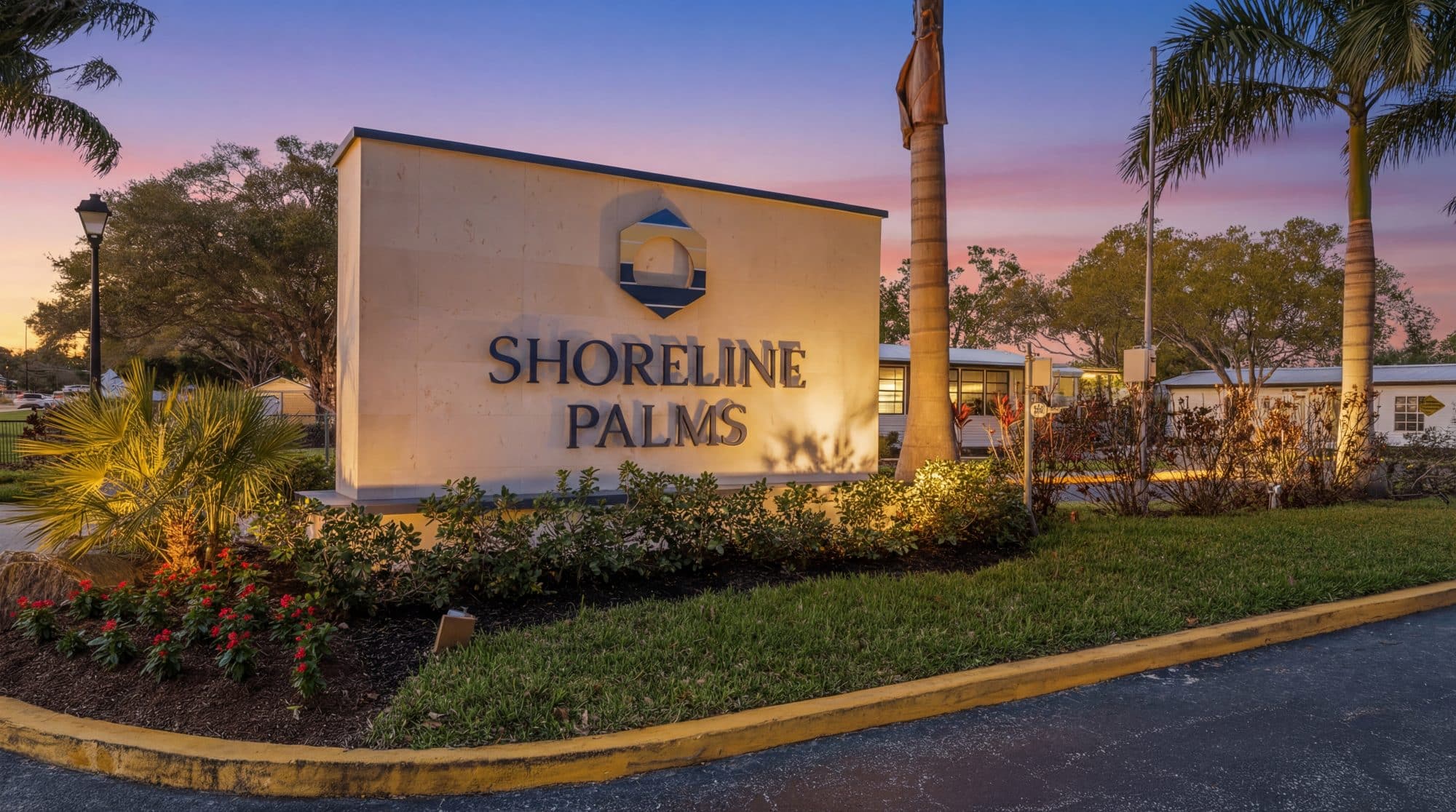 113 Shoreline Amenities 17 twilight